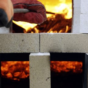 Plener ceramiczny. Wypał raku oraz w piecu opalanym drewnem. Plener ceramiczny. Wypał raku oraz w piecu opalanym drewnem.